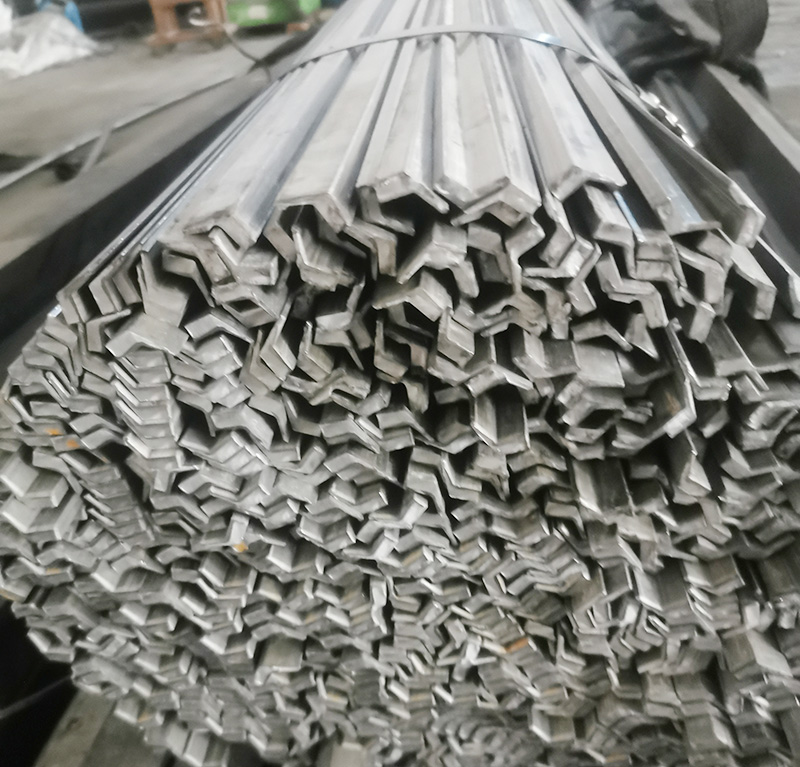 冷拉型截面的形狀與加工過程中它的加工模具形狀的設計有關(guān)